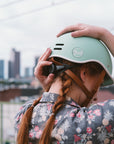 Mint Helmet Back Drehrad