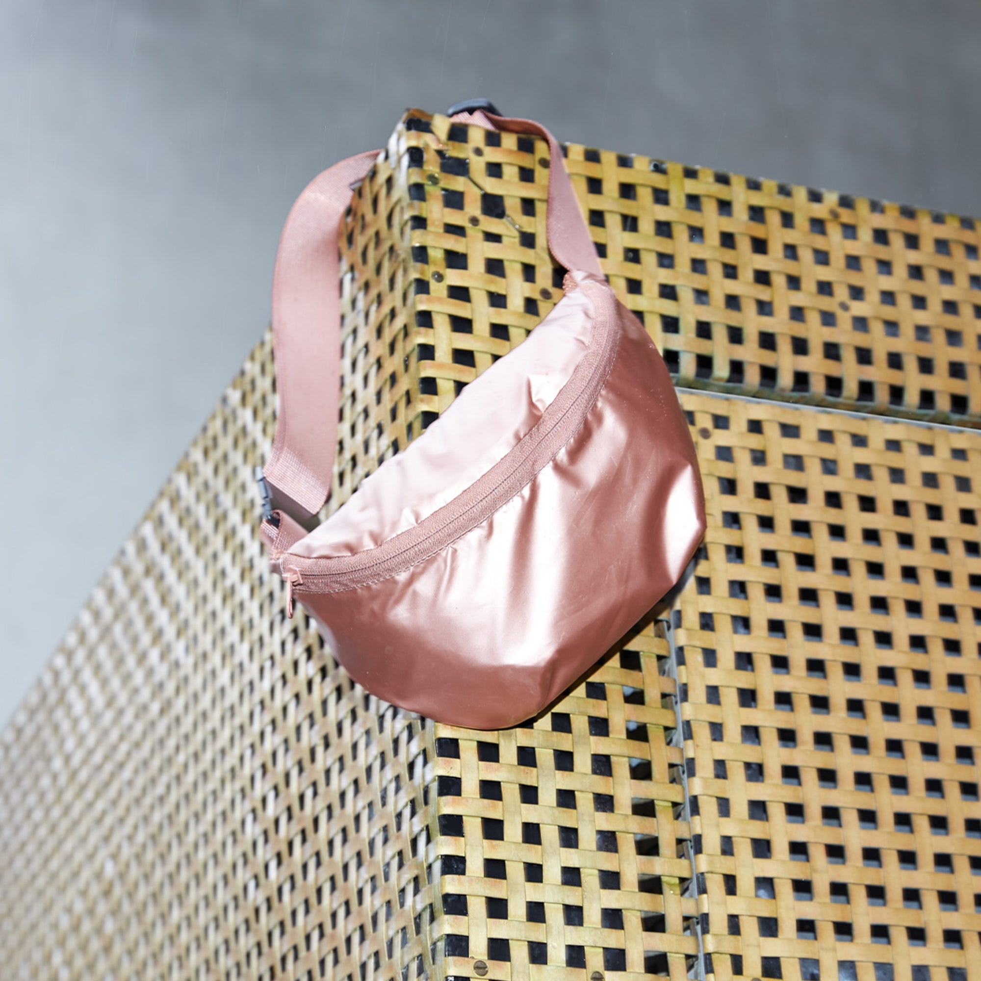 Loqi Hip Bag Rose Gold Metallic