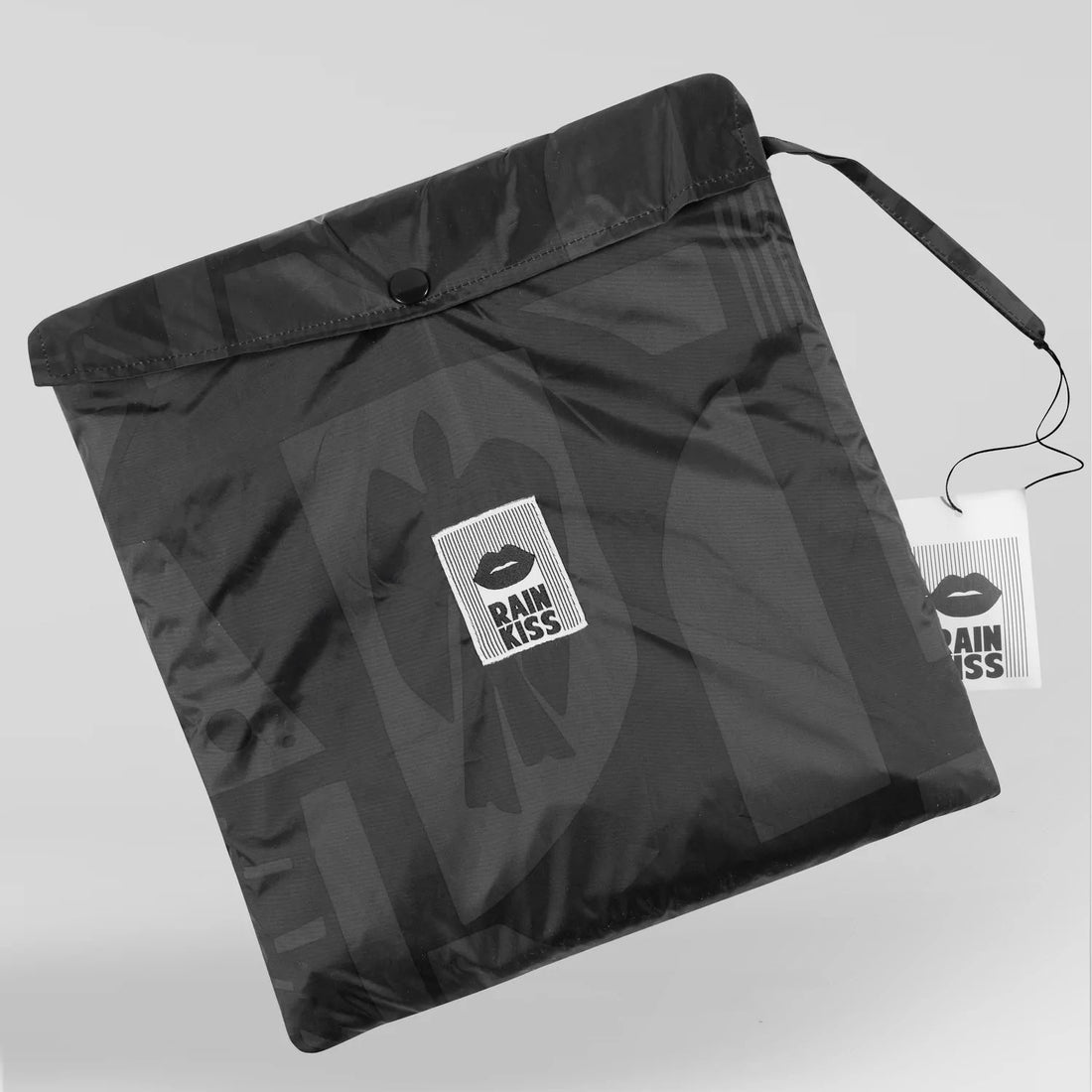 Rainkiss Rain Poncho - Black To Black Art